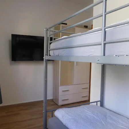 Apartment Ferienwohnung Martin Luther, 3 Schlafzimmer, free WiFi, Nähe Zentrum, klimatisiert, hell, offen, sehr schön, Jena Exterior foto