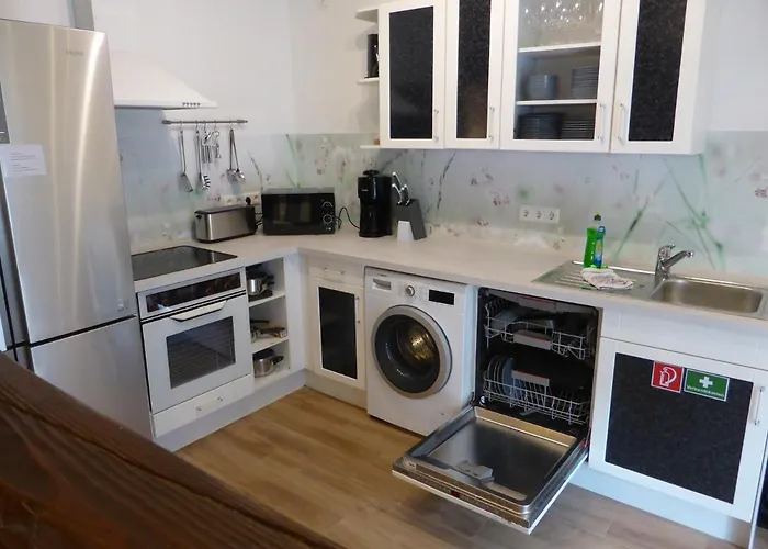 Apartment Ferienwohnung Martin Luther, 3 Schlafzimmer, free WiFi, Nähe Zentrum, klimatisiert, hell, offen, sehr schön,