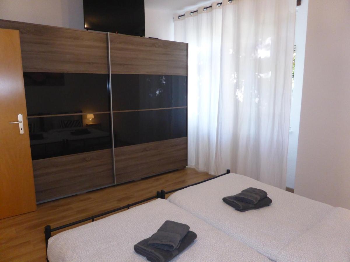 Martin Luther, 3 Schlafzimmer, Free Wifi, Nähe Zentrum, Klimatisiert, Hell, Offen, Sehr Schön, * Jena