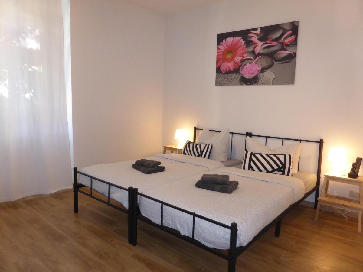 Apartment Martin Luther, 3 Schlafzimmer, Free Wifi, Nähe Zentrum, Klimatisiert, Hell, Offen, Sehr Schön, *
